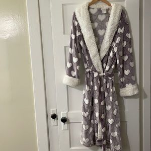 Secret Treasures Sleepwear, purple heart robe